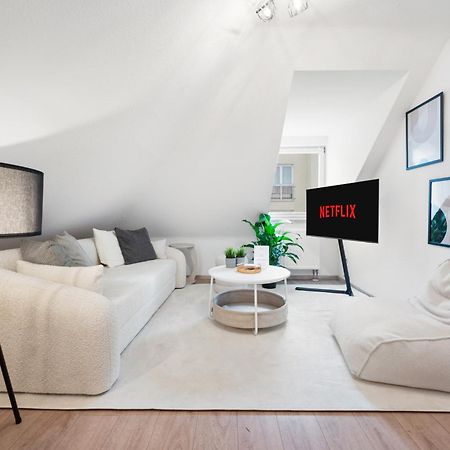 Malu Rooms - Im Stadtzentrum, Smarttv, Netflix, 24H Checkin Лудвигсбург Екстериор снимка