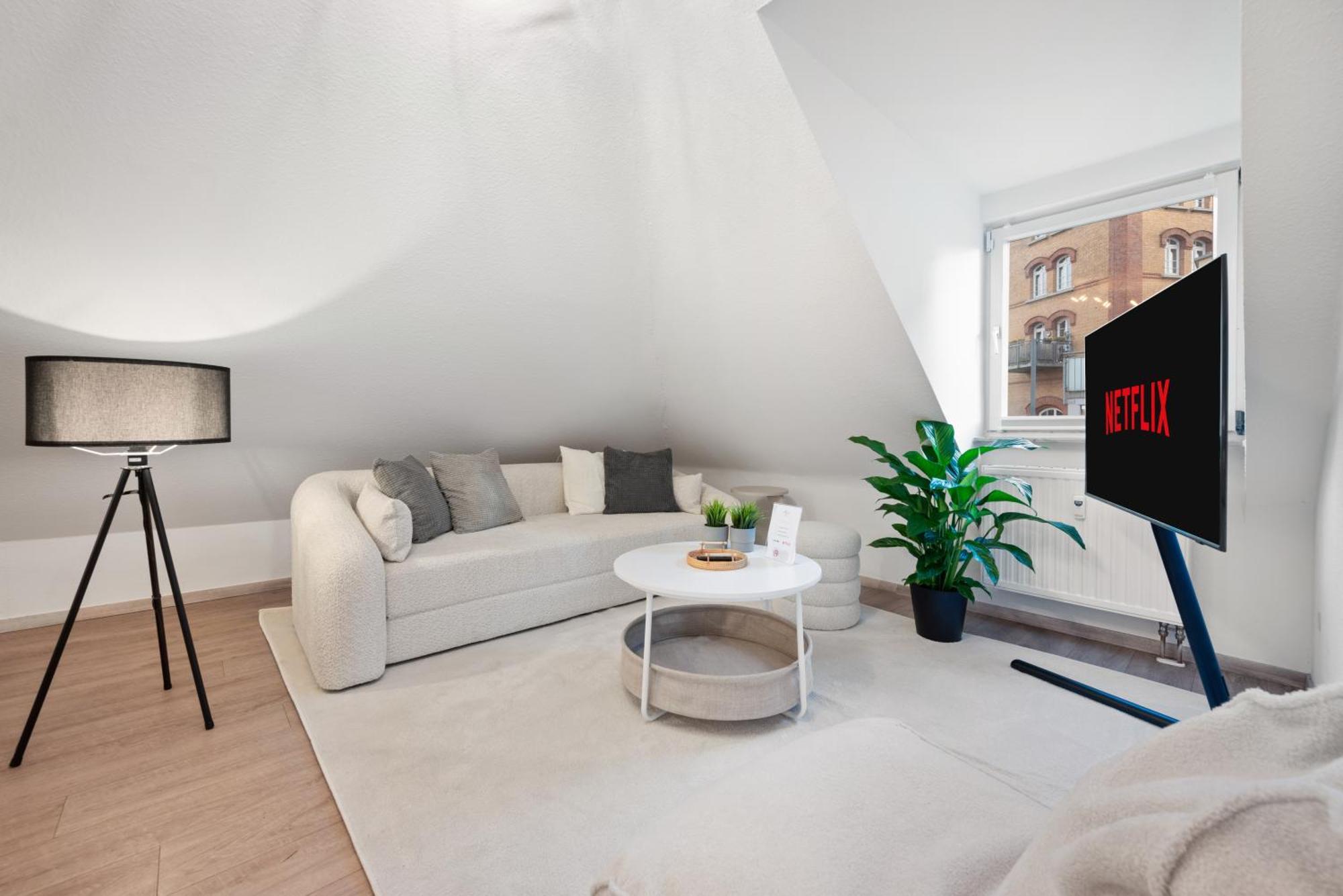 Malu Rooms - Im Stadtzentrum, Smarttv, Netflix, 24H Checkin Лудвигсбург Екстериор снимка