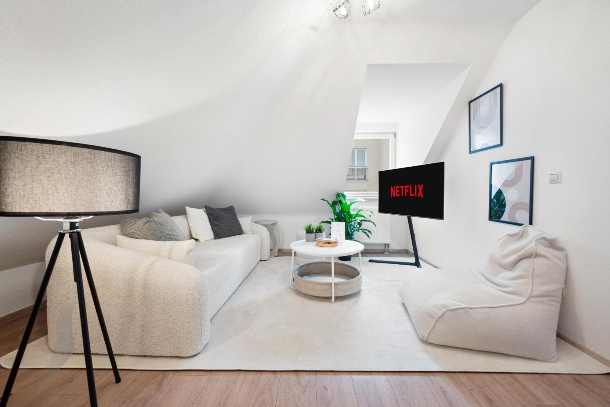Malu Rooms - Im Stadtzentrum, Smarttv, Netflix, 24H Checkin Лудвигсбург Екстериор снимка